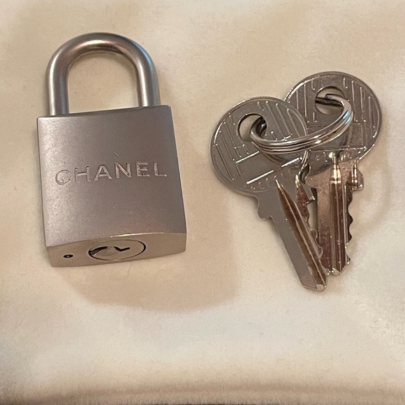 Chanel Matte Silver Lock and Two Keys — Very Rare and Hard to Find - Picture 2 of 6